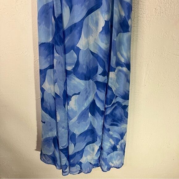 LULU’S The Way to Perfection Blue Abstract Print Surplice Maxi Dress - Picture 7 of 15
